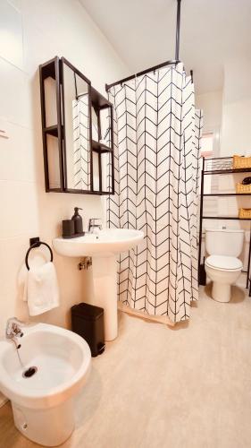 Apartamento Sol - Centro - 3 Dormitorios para Familias y Grupos - Fácil Aparcamiento