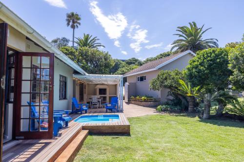 Бассейн в 19 on Beaufort & 41 Ocean Ave - The Willes - Emerald view - Kenton-on-Sea или поблизости