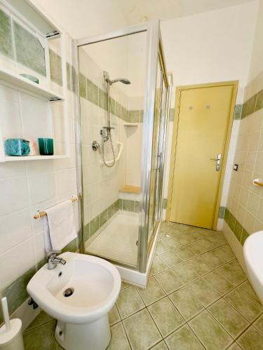 Bilik mandi di Agriturismo La Ghiraia