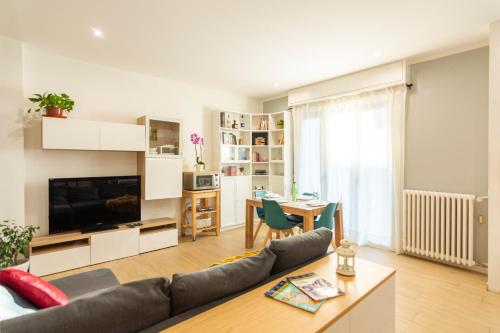 GuestHost - Alices House Modern Apartment