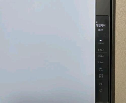 a close up of a microwave oven with its door open at Feel at Home Dongseongno Star BnB in Daegu