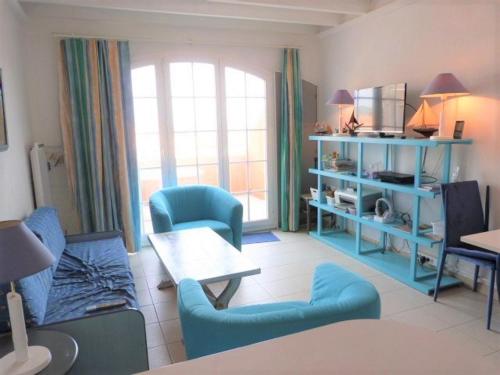 אזור ישיבה ב-GASBUSS - Golfe de St-Tropez - Gassin Appartement en duplex avec piscine et accès direct à la plage