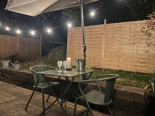 Patio nebo venkovní prostory v ubytování La bulle bien belge avec jacuzzi
