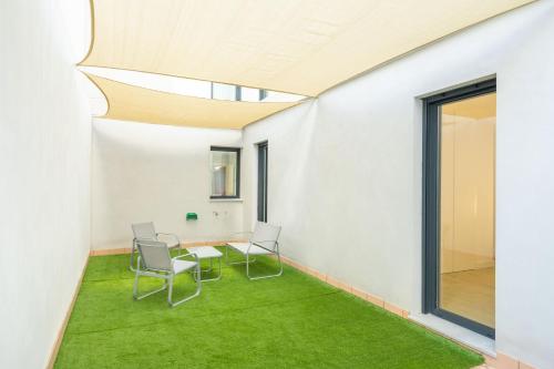 Charming 2 Bedroom Apartment with FREE PARKING close to Torre del Oro by Ocityzen