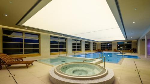 Zamek Janów Podlaski — Pool view