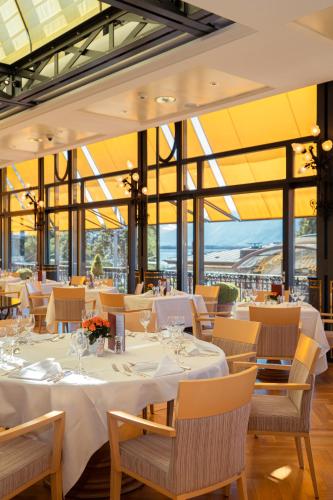Εστιατόριο ή άλλο μέρος για φαγητό στο Fairmont Le Montreux Palace