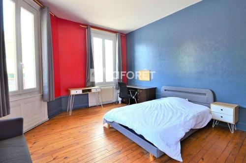 Photo de la galerie de l'établissement Grand appartement lumineux, à Saint-Étienne