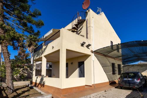 Falcon House Punta Braccetto