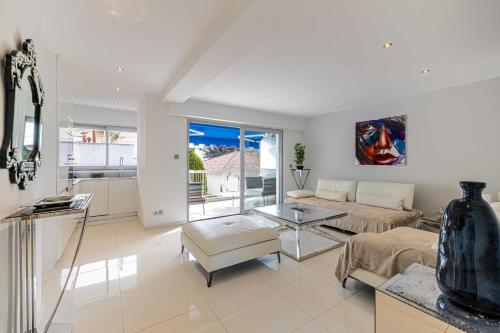 Beautiful apartment with sunny terrace