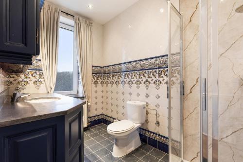 Un baño de WijnKasteel Haksberg
