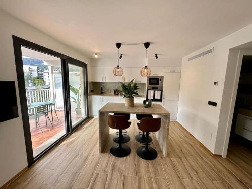 Gallery image of Moderno y acogedor apartamento con terraza “ Llebeig” in Sóller