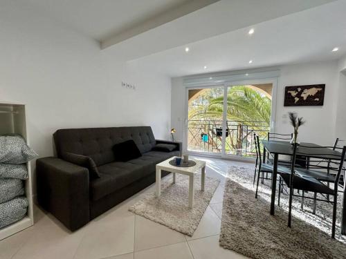 Charmant studio au calme/patio