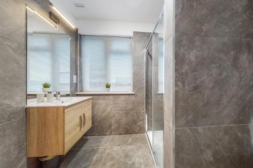 Stylish & Spacious Modern Apartments near Dalston Kingsland Station - by Short Stories London photo 72