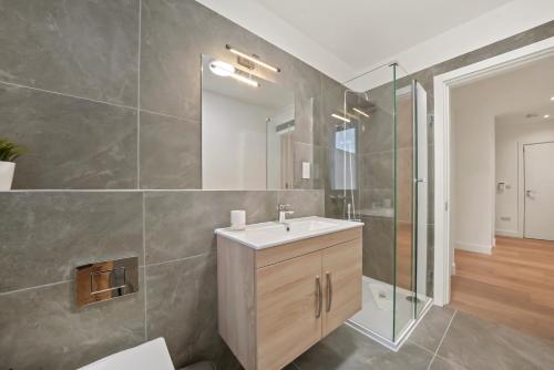 Stylish & Spacious Modern Apartments near Dalston Kingsland Station - by Short Stories London photo 69