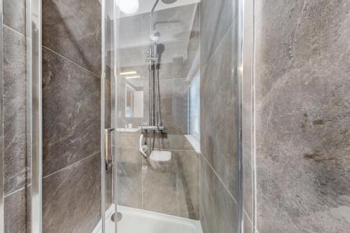 Stylish & Spacious Modern Apartments near Dalston Kingsland Station - by Short Stories London photo 76