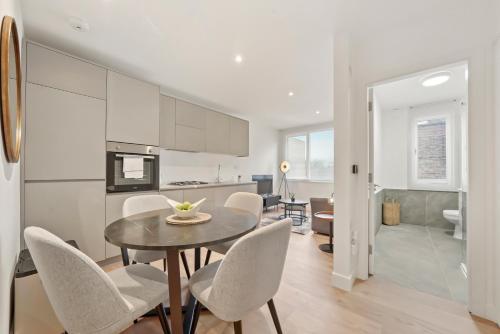 Stylish & Spacious Modern Apartments near Dalston Kingsland Station - by Short Stories London photo 58