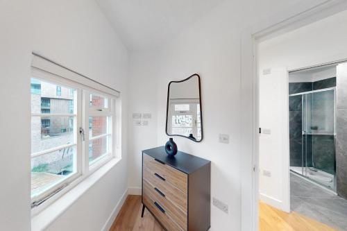 Stylish & Spacious Modern Apartments near Dalston Kingsland Station - by Short Stories London photo 49
