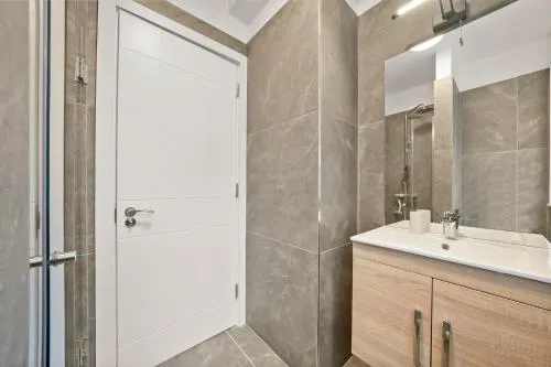 Stylish & Spacious Modern Apartments near Dalston Kingsland Station - by Short Stories London photo 31