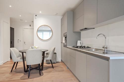 Stylish & Spacious Modern Apartments near Dalston Kingsland Station - by Short Stories London photo 64