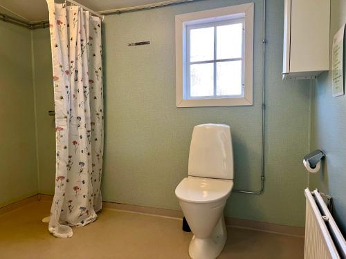Koupelna v ubytování Fiskestugan – Country side cottage by lake