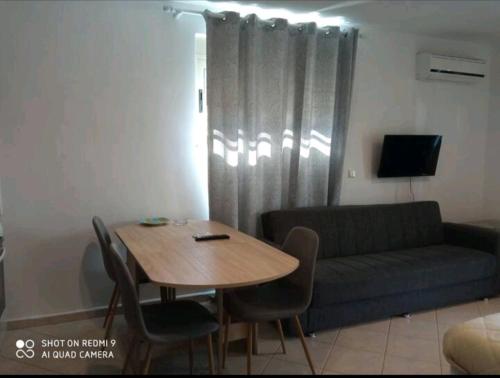 Theoni's Apartments – Photos 4