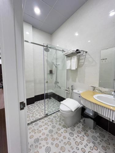 Un baño de Paris Hotel Châu Đốc