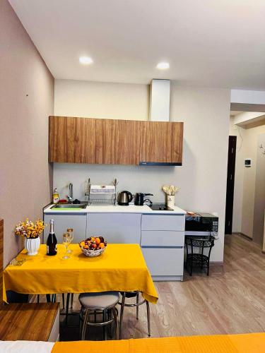 Una cocina o cocineta en Crystal Wood Apartment 213