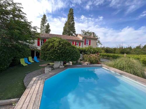 Piscina de la sau aproape de l'Eden de Chris - Maison climatisée au milieu des vignes