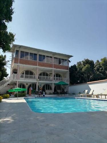 Bazén v ubytování Hermosa Finca Privada nebo v jeho okolí
