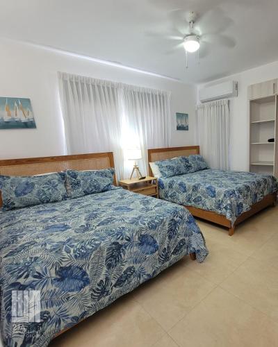 Llit o llits en una habitació de 2JA Management Group - SOV Properties