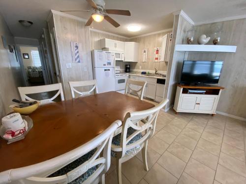 Gallery image of Beachfront -Almost Heaven OCEANFRONT 2BR/2ba- FREE WIFI in Myrtle Beach