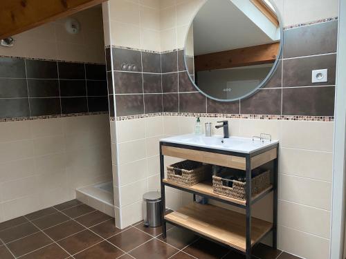 Photo de la galerie de l'établissement La Magnanerie ***, à Vesseaux