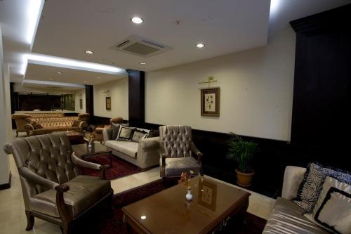 Un lugar para sentarse en Maywood Hotel