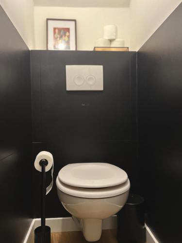 Ένα μπάνιο στο 3 min walk-MEIR Cozy 3-4BR house