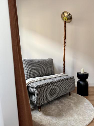 Χώρος καθιστικού στο 3 min walk-MEIR Cozy 3-4BR house