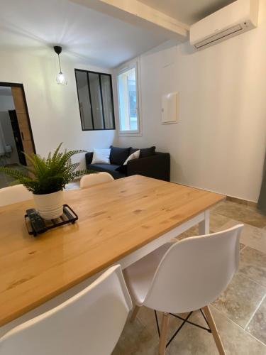 Photo de la galerie de l'établissement Appartement rénové 4 personnes, à Avignon