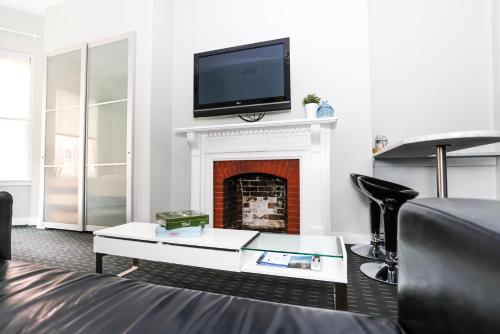 Stylish Newbury Street Studio, #2 – Photos 3