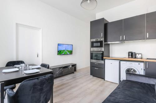 Photo de la galerie de l'établissement Elegant apartment - 1BR 4P - Parc de Belleville, à Paris