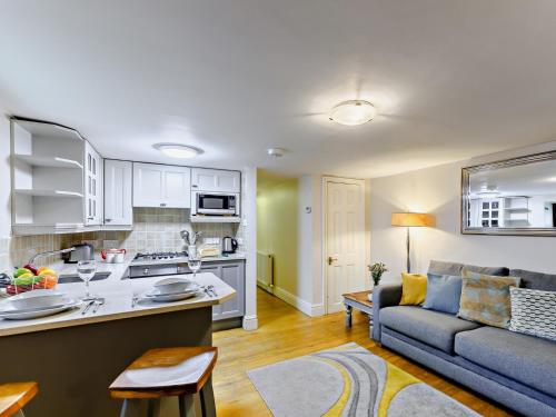 Kuchyň nebo kuchyňský kout v ubytování 1 Bed in Bowness-On-Windermere 93087