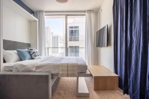 Boutique Condo in DT Miami Perfect for Couples/Fam photo 9