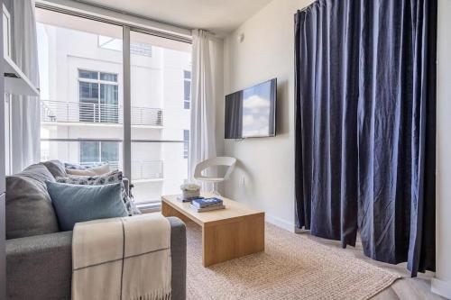 Boutique Condo in DT Miami Perfect for Couples/Fam photo 17