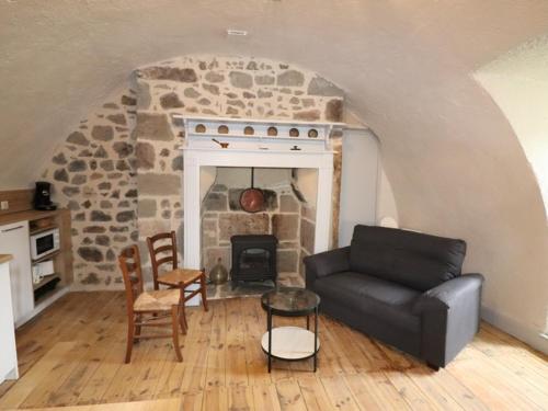 Gîte Saint-Jacques-des-Blats, 3 pièces, 4 personnes - FR-1-742-360