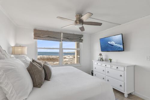 Postel nebo postele na pokoji v ubytování Magnolia House 503 At Destin Pointe Resort