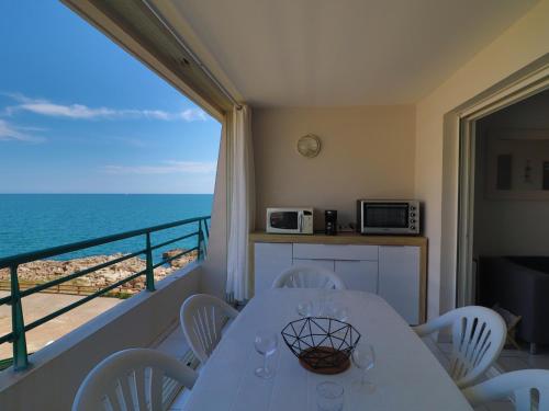 Charmant T2 cabine rénové avec vue mer, loggia, proche plage, tout équipé - 2** - FR-1-472A-295