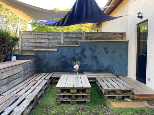 Photo de la galerie de l'établissement Petite maison de charme à 1km du lac de Sanguinet et 20min d'Arcachon, à Sanguinet