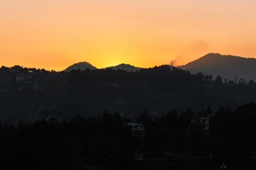 Photo de la galerie de l'établissement The Tahoma Stays- Mukteshwar, à Mukteswar