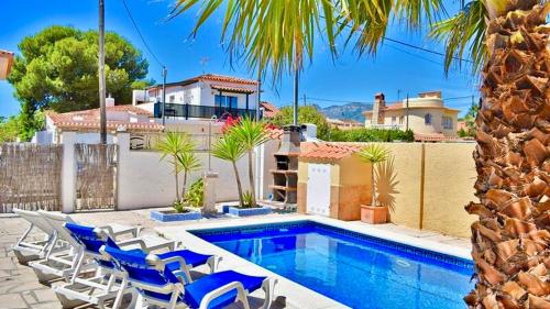 Πισίνα στο ή κοντά στο MEDDAYSCHALET TEROL CON PISCINA PRIVADA