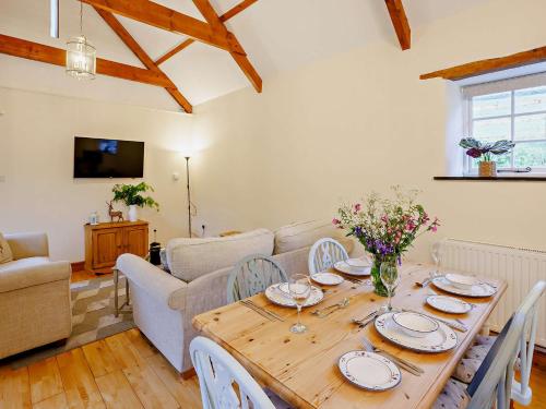 Μια τηλεόραση ή/και κέντρο ψυχαγωγίας στο 2 Bed in Barnstaple 88125