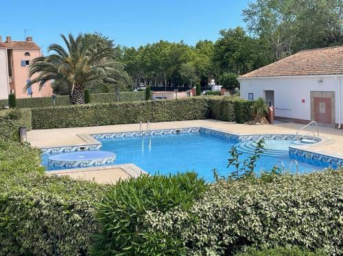 St Cyprien Standing confort et piscine