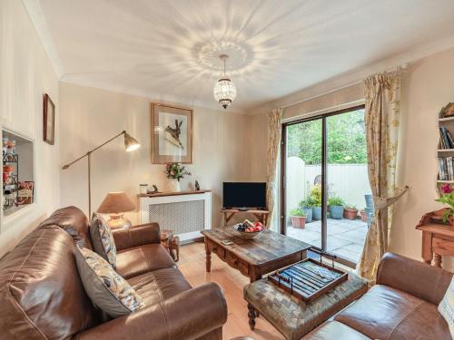 Χώρος καθιστικού στο 2 Bed in Narberth 84026